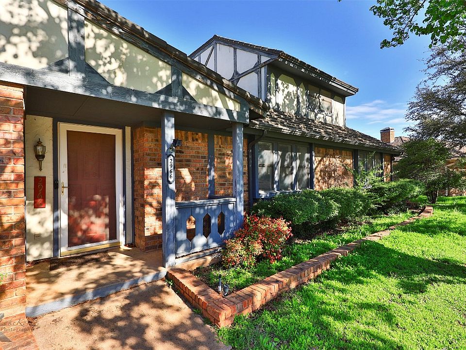 1st image of 2966 Woodlake Dr