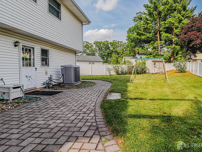 5 Timothy Ct — Photo 30
