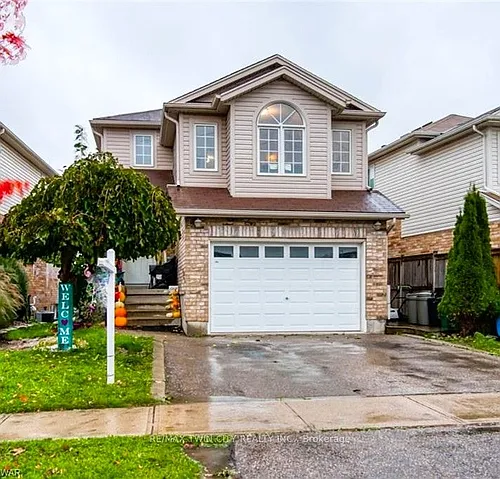 490 Activa Ave #UPPER Photo 1