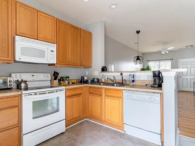 920 Little Creek Dr — Photo 5