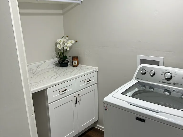 900 W Chestnut St — Photo 18