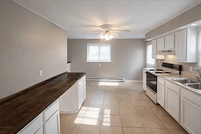 Building Photo - 269 King Ave #2