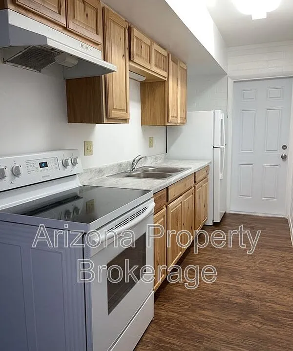 2408 W Morten Ave #5