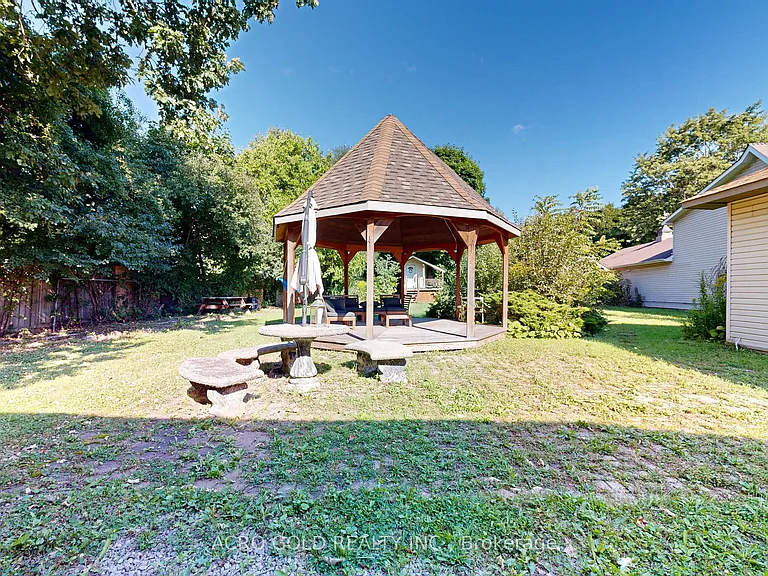 125 Leighland Ave — Photo 34