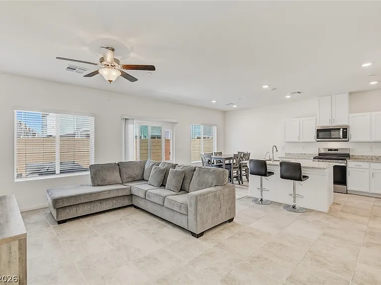 498 Canary Song Dr — Photo 2