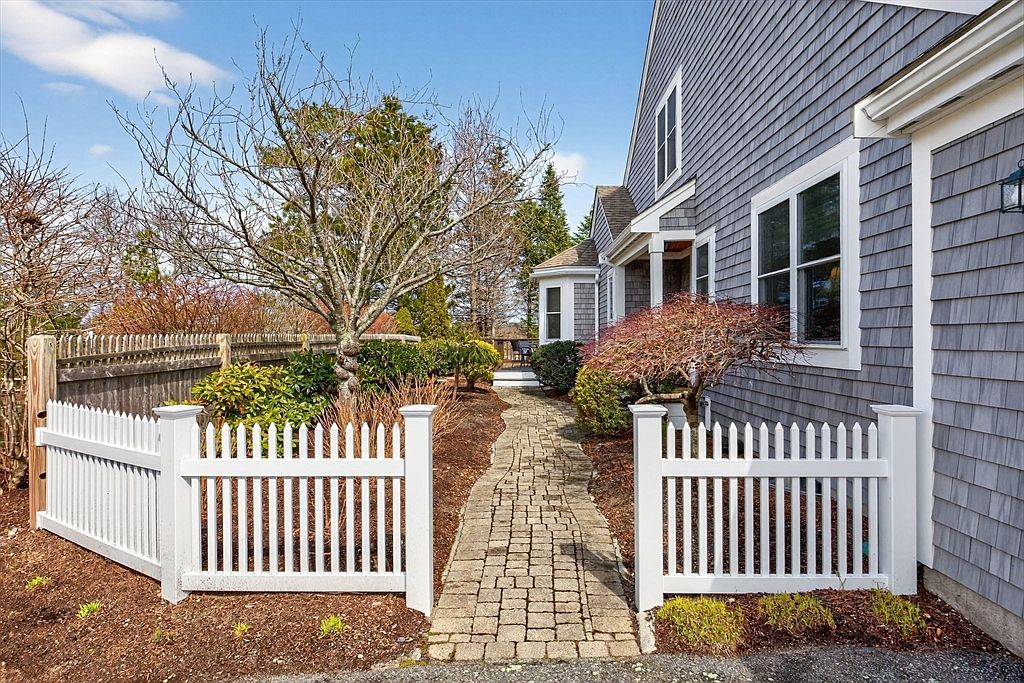 19 Martin Cir Unit 19