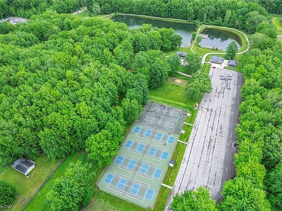 3rd image of 7461 Avon Belden Rd