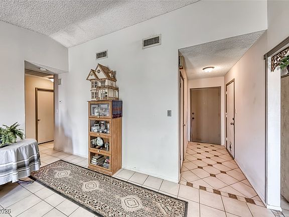 5th image of 4458 Skyview Dr