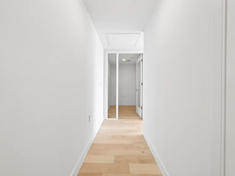 135 E 13th St #1301 — Photo 2