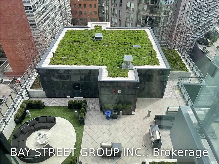 955 Bay St #1710 — Photo 25