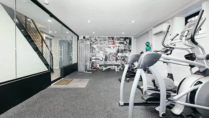 Rented by Nooklyn NYC LLC | media 22