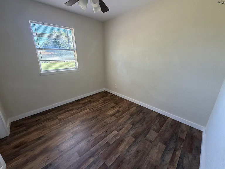 117 W Garden Dr — Photo 9