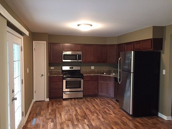 5th image of 2201 Herbert Dr