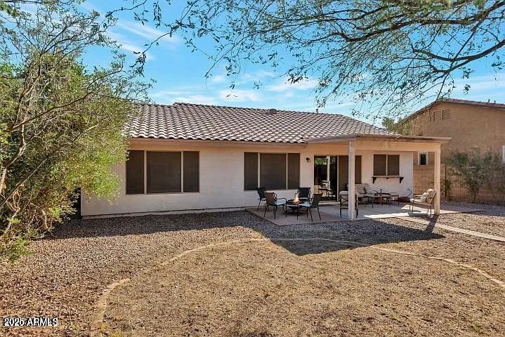 3 bed, 2.0 bath, 1539 sqft, $2,300 — Photo 3