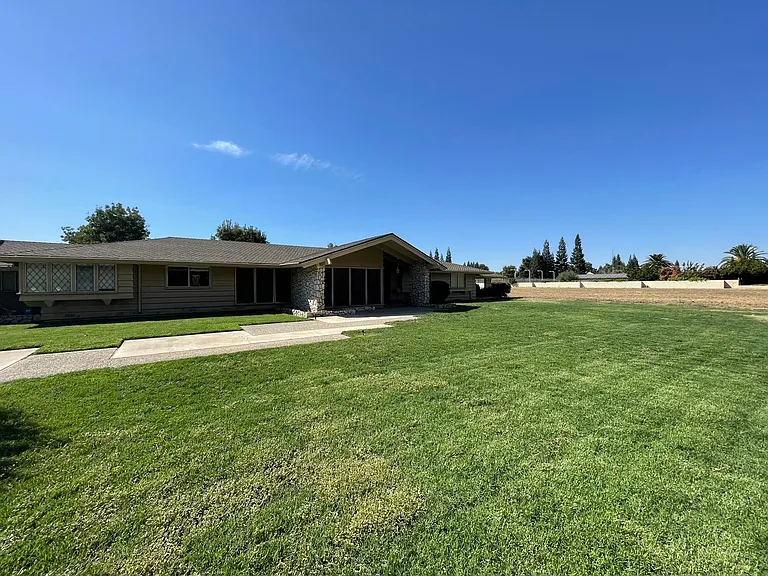 624 N Stearns Rd — Photo 4