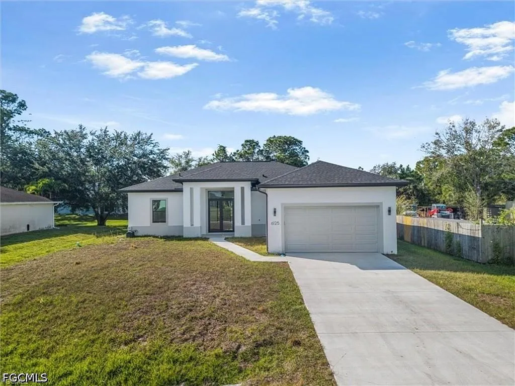 4 bed, 2.0 bath, 1879 sqft, $2,495 — Photo 2