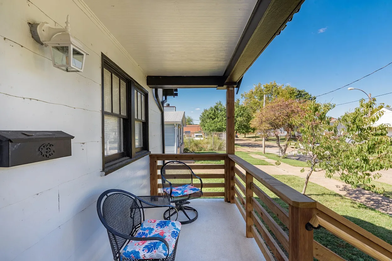 3 bed, 1320 sqft, $4,000 — Photo 2