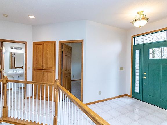 2nd image of 2934 Jordan Dr