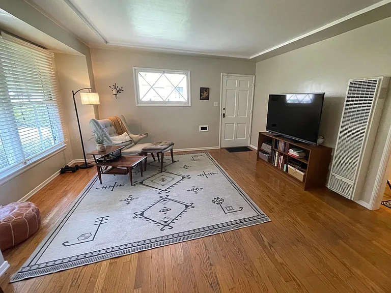 700 Brent Ave — Photo 5