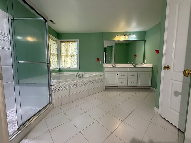 606 Winston Ln — Photo 41