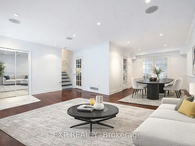 28 Lakeland Cres — Photo 8