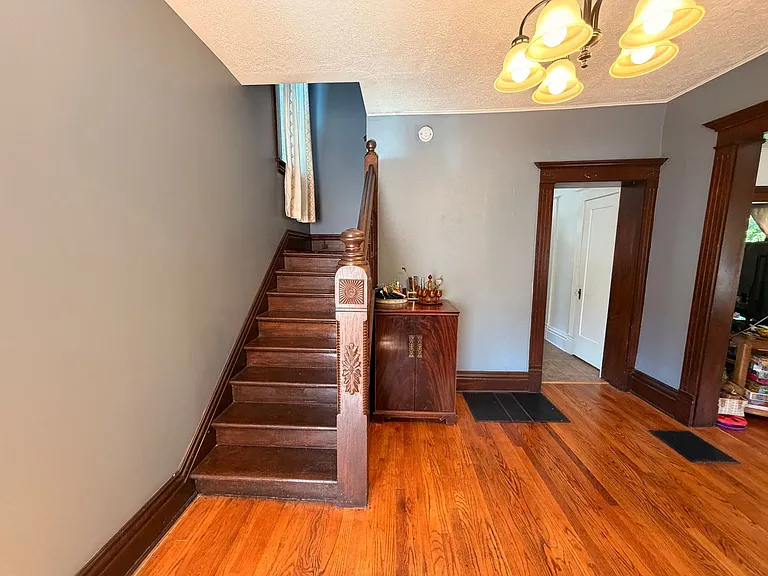 425 Fuller Ave SE — Photo 41