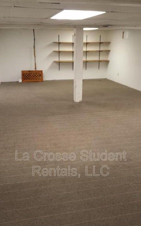 1st image of 904 Vine St