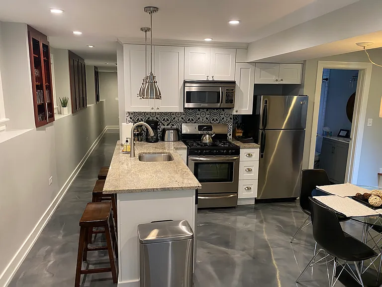 3240 N Hoyne Ave #G — Photo 5
