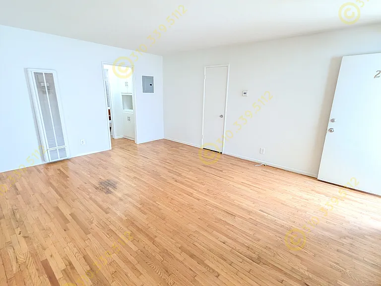 1221 Granville Ave #2 — Photo 8