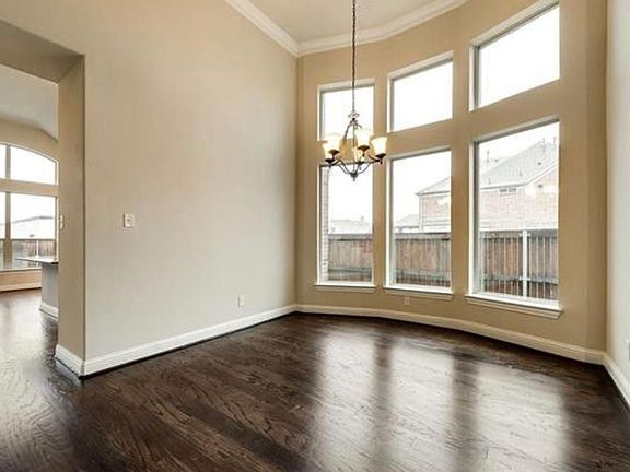 5th image of 812 Southern Hills Way