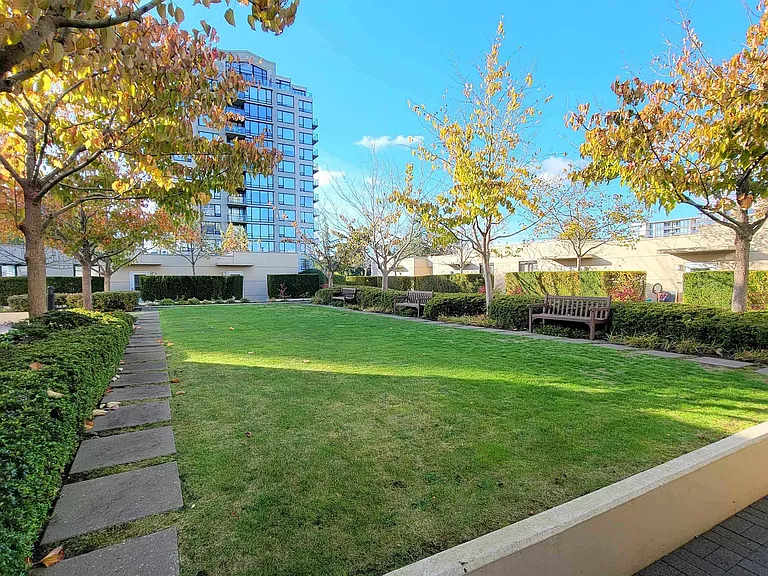 6233 Katsura St #1101 — Photo 31