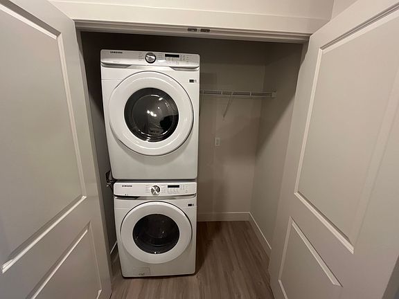 5th image of 913 Green Mill Rd #2