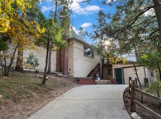 27121 Peninsula Dr, Lake Arrowhead, CA 92352