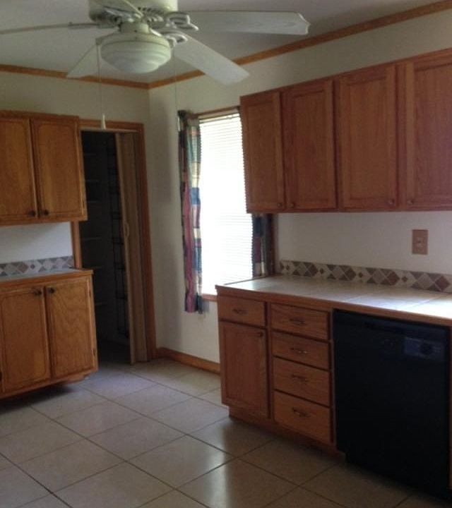 2nd image of 3016 Boswell Dr NW
