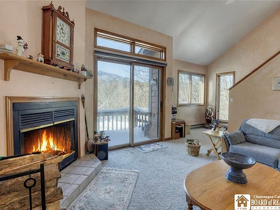 4th image of 16 Stone Rdg