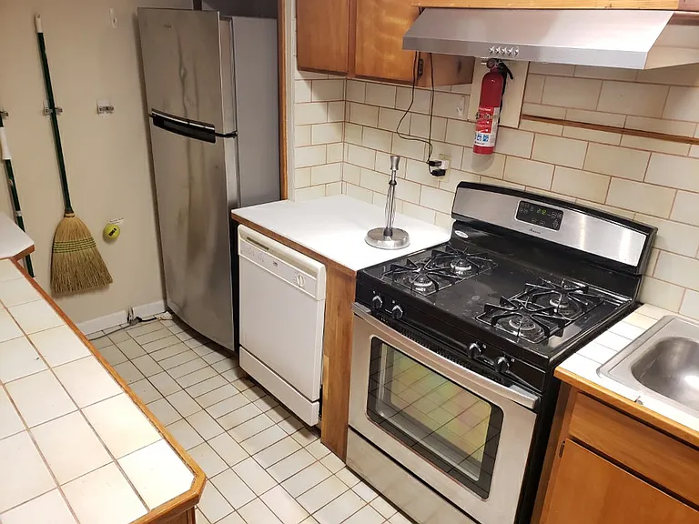 525 Price St #B — Photo 9