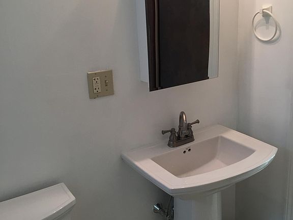4th image of 351 N Main St #1