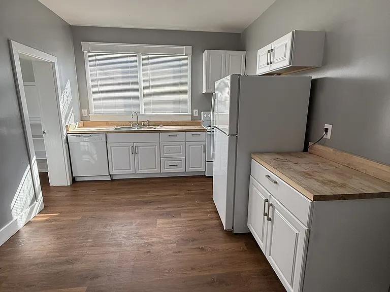 6271-6295 Riverside Dr — Photo 14