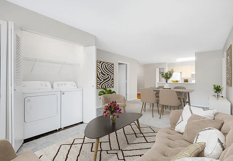 Avalon Reserve Apartments — Photo 14