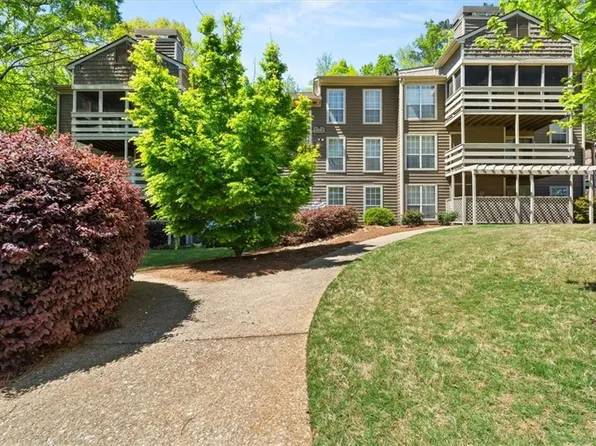 808 Riverview Dr SE, Marietta, GA 30067