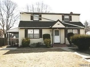 21 Grant Ave, Amityville, NY 11701