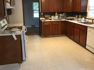 307 W Graham St, Dixon, IL 61021