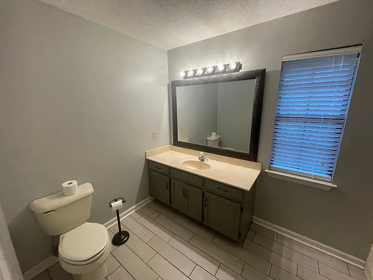 1013 Cobble Pl — Photo 23