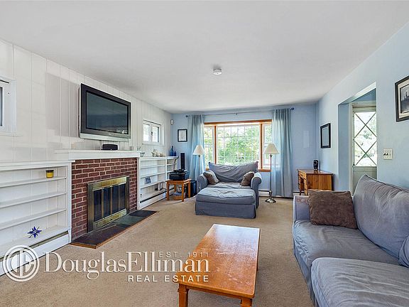 3rd image of 301 2nd Ave