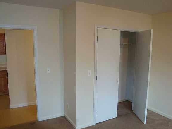 4th image of 3331 Hull Ave APT 3R