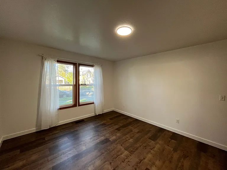 225 W Dartmouth St — Photo 15