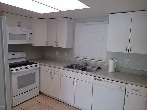 5th image of 4330 Lauren Ln
