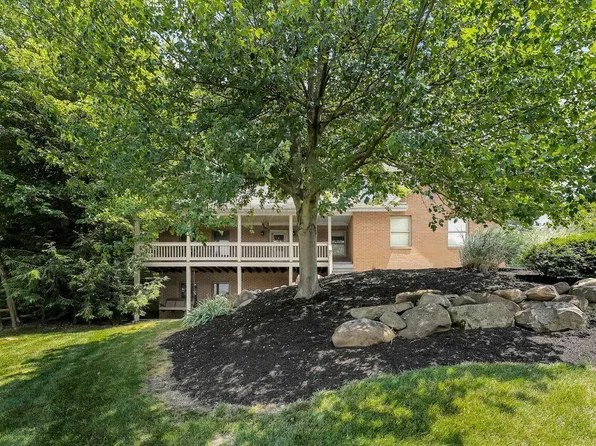 692 Alpine Cir, Heath, OH 43056