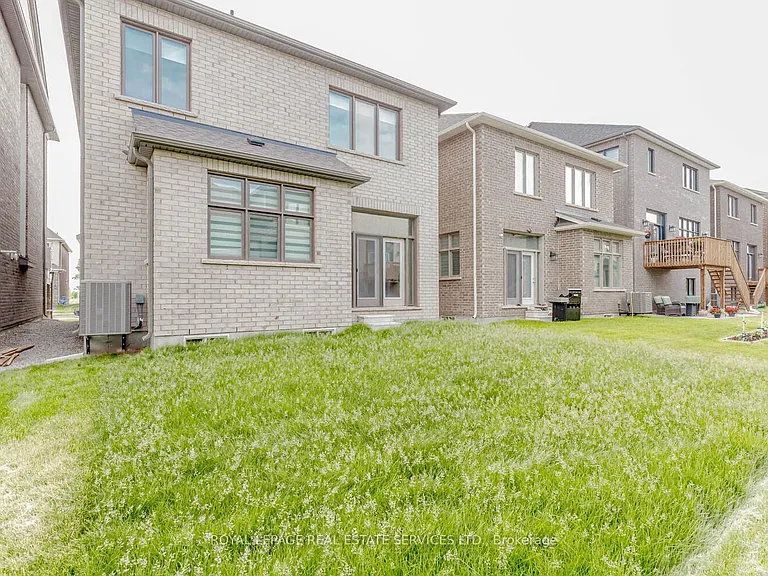 3334 Harasym Trl — Photo 33