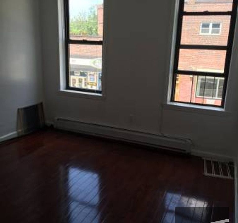 2nd image of 4012 Greenpoint Ave #2